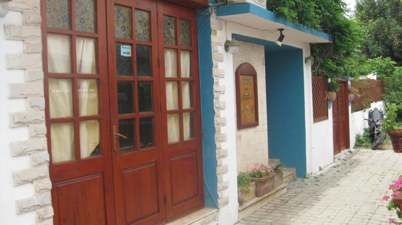 Aparthotel Theodora à Makrýgialos Extérieur photo